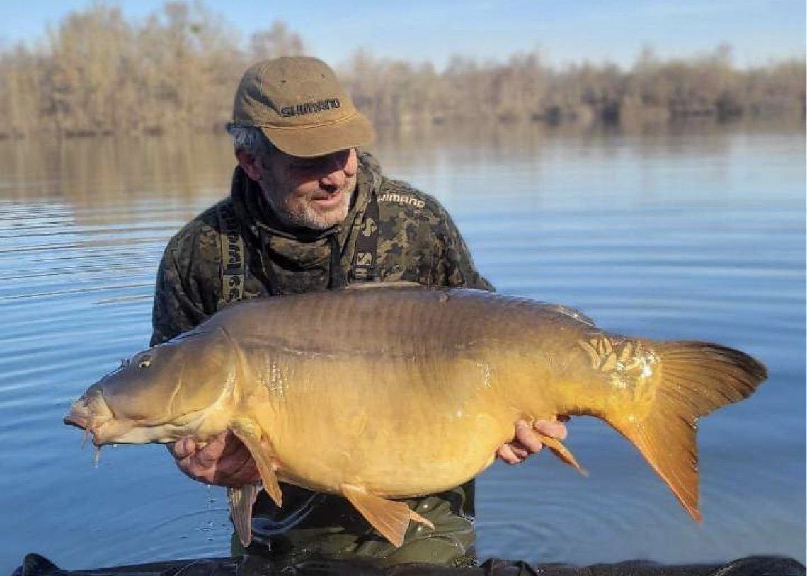 Shimano’s Long Range Angler Mike Dagnall 

Using TX Ultra rods paired up with Aero Technium Mgs XTD reels Mike is fishing 37 1/2 wraps at 150 yards casted.

Today’s result is this impressive 67lb 8oz Mirror👏

#carpfishing #shimanofishing #tribal #shimano