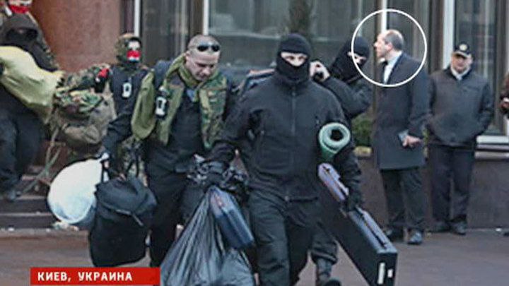BPartisans's tweet photo. #pilules de mémoire
Aujourd'hui, c'est le 9e anniversaire du massacre de Kiev, lorsque des tireurs d'élite "inconnus" ont tiré sur des dizaines de personnes. C'était le point culminant du coup d'État. 
1/6 https://t.co/DC8x4J28Jk