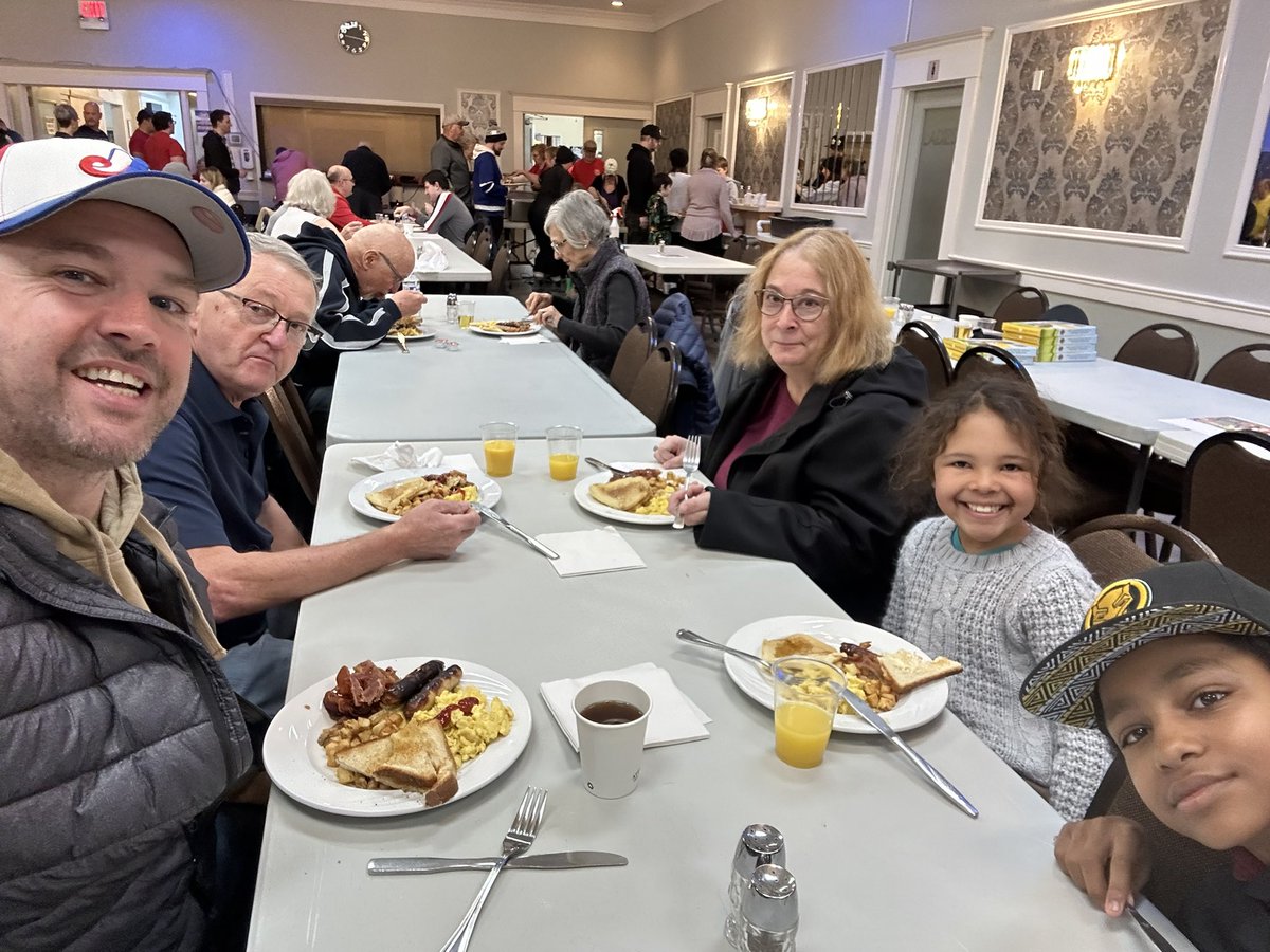 MatSiscoe's tweet photo. Shout out to the Grantham Lions club for a great breakfast this #FamilyDay morning! Enjoy the day, folks! https://t.co/XMXUaV4zXq