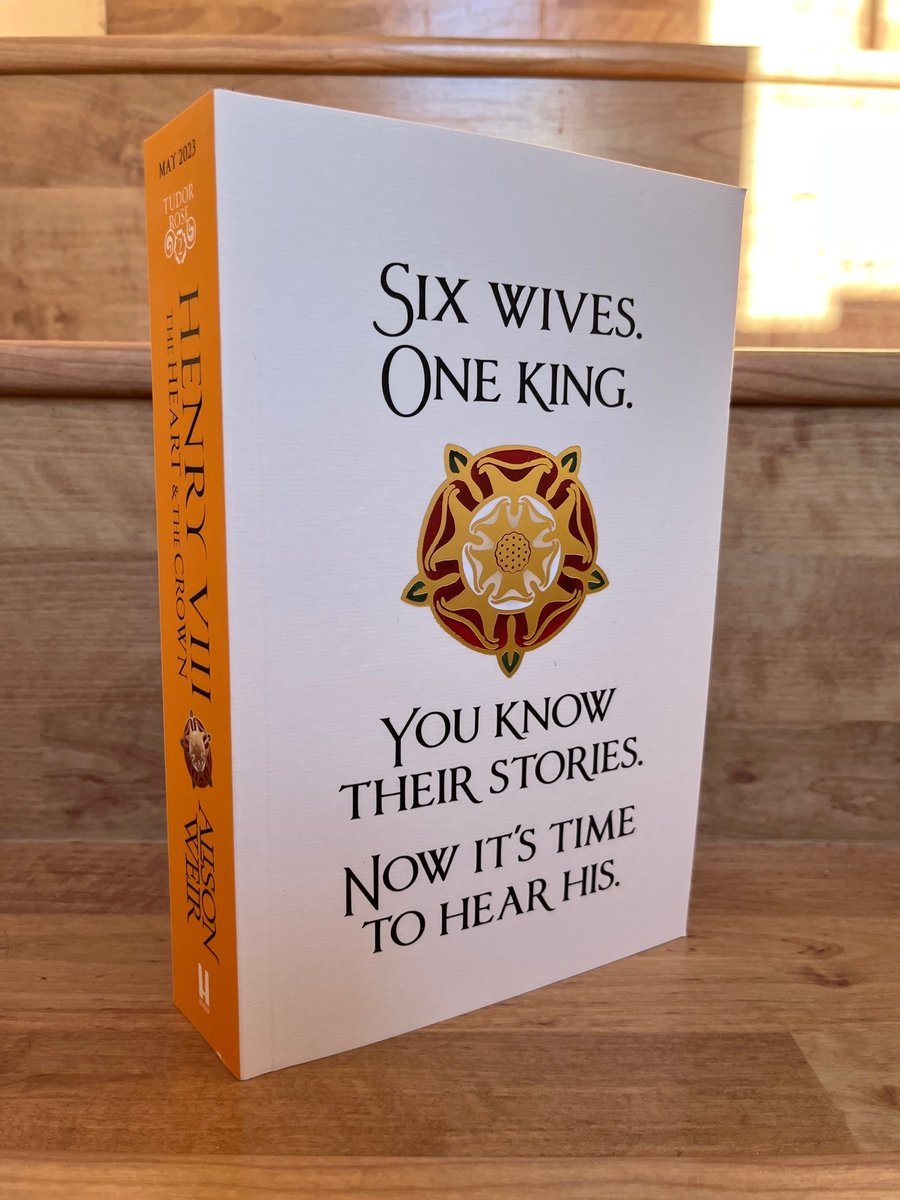 #UKBookBloggers #HistFic fans. Did you love #SixTudorQueens <a href="/AlisonWeirBooks/">Alison Weir</a>? I've got 10 proofs of Alison's new novel #HenryVIIIHeartAndCrown to giveaway! It's out 11 May!
RT and tell me who's your favourite Tudor to enter! Winners chosen at random at noon on Wednesday 22nd Feb!