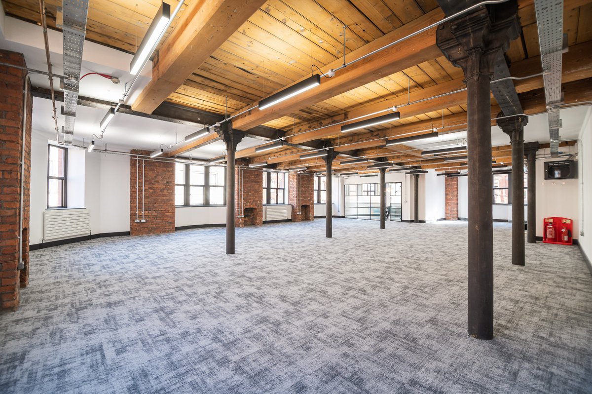 52PrincessSt's tweet photo. Our 3rd floor suite offers 2,133 sq ft of space for your business. 

This space provides everything you need for your business to thrive.

Check out our online website here -

https://t.co/dYetE2fSCC

Or get in touch with our agents - 

@16RealEstate │@Savills 

#Manchester https://t.co/kttQajomJ1