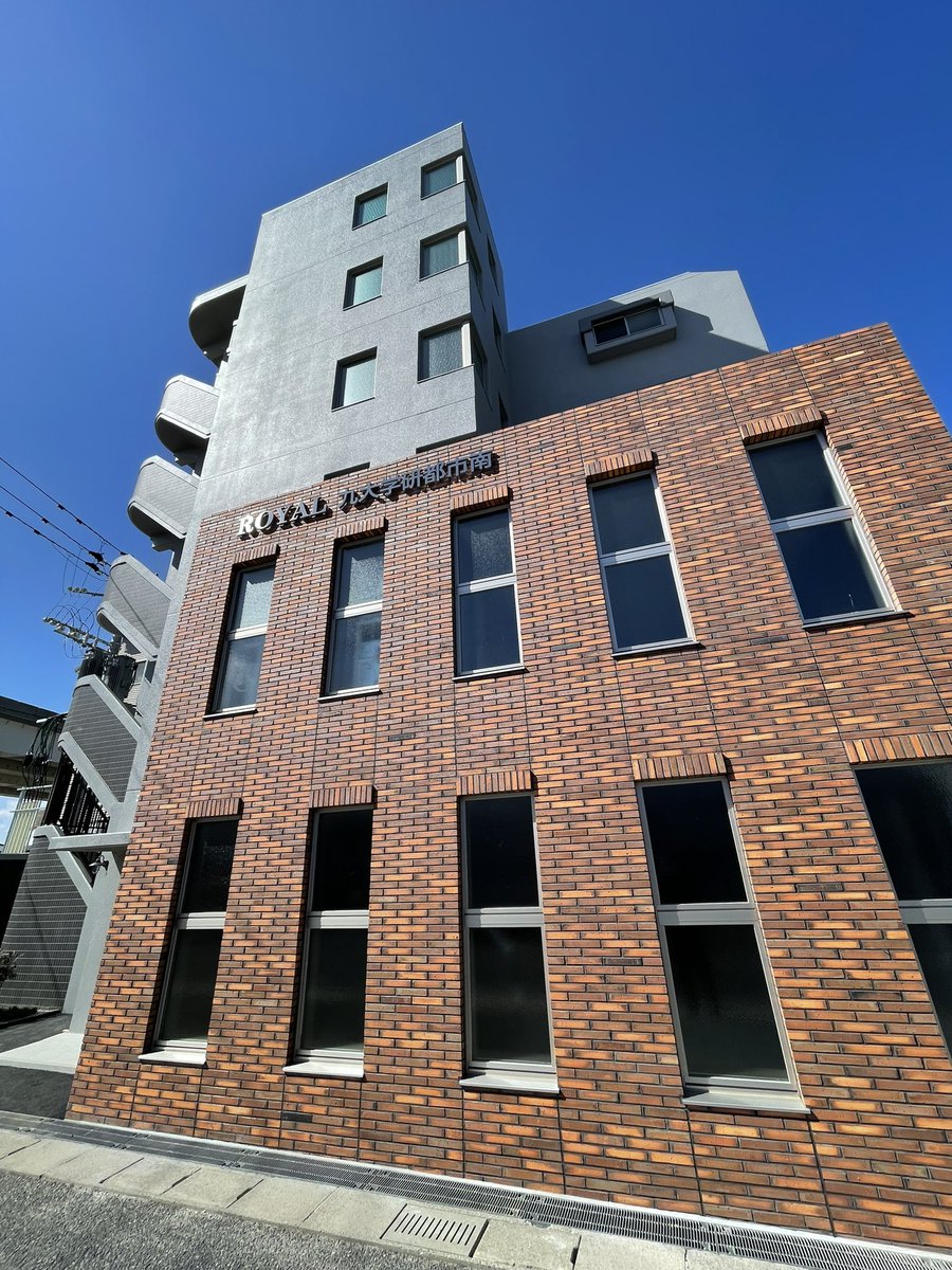 den0426's tweet photo. 本日はロイヤル九大学研都市南のオーナー検査でした。
昨日とは打って変わって良い天気となり、楽しい検査となりました。
あとは入居者を待つだけです😊 https://t.co/jB4cLIl1hR