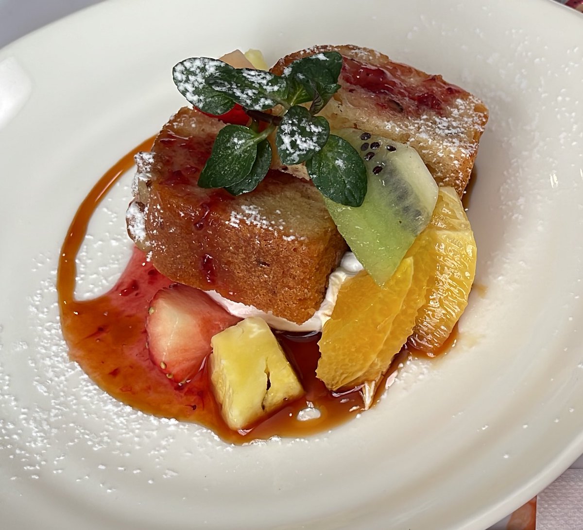 Yunae's tweet image. Estoy en el hospital ingresada hasta el viernes🏥. Después de un parto de 18 horas y muchos puntos ya tenemos un bebé saludable🥰. Me encuentro muy muy cansada pero me están dando comida buenísima, así que a comer bien y recuperarse poco a poco.