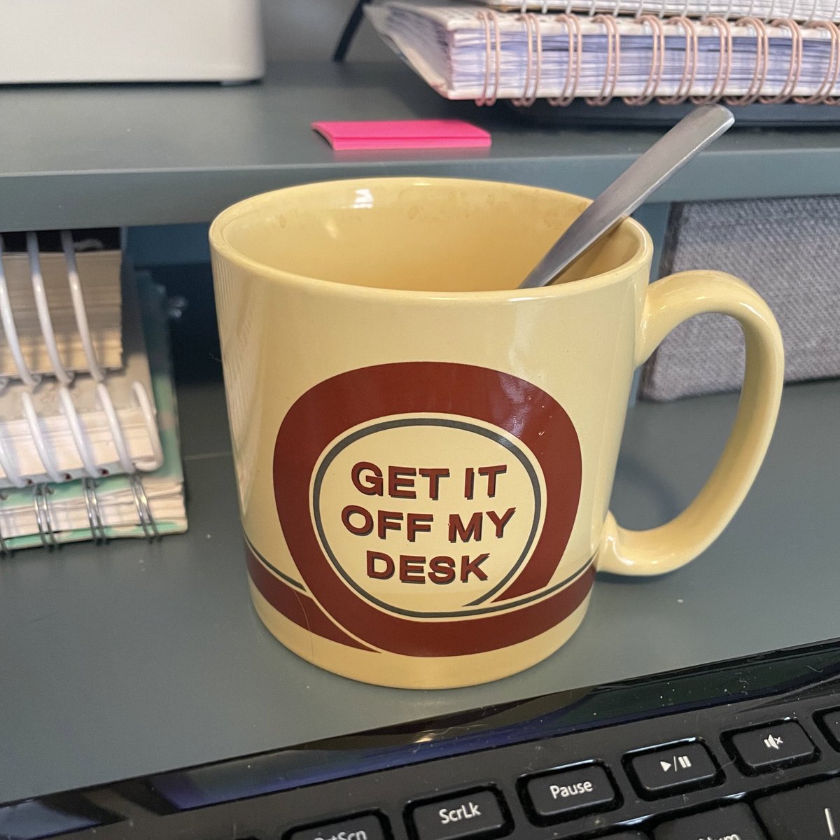 arizona_foster's tweet image. Monday morning mood.. #IdRatherBeReading #GetItOffMyDesk #MondayBlues