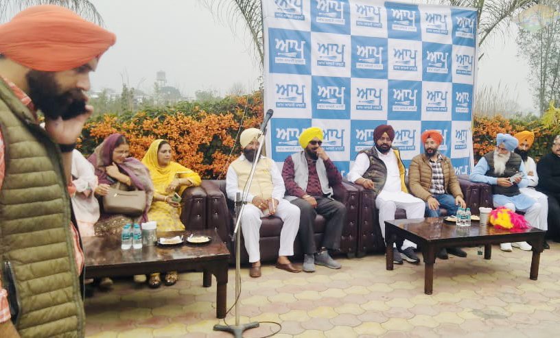 Kashmir_s_wahla's tweet image. आप गुरदासपुर संगठन की अहम् मीटिंग हुई जिसका नेतृत्व प्रदेश सचिव @Gurdev_lakhna ने किया जिसमें जिलाध्यक्ष @JagroopSekhwan @AapRajeev1992 और गुरदासपुर संगठन के सभी साथी मजूद रहे।कश्मीर सिंह वाहला @ArvindKejriwal @BhagwantMann @JarnailSinghAAP @raghav_chadha @SandeepPathak04