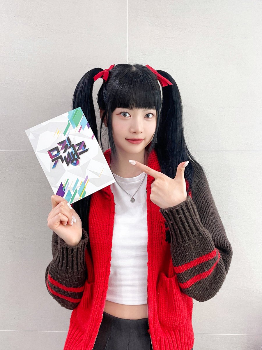 eucchae's tweet photo. ₍ᐢ⑅ᐢ₎  she looks like a roses yet gave us lot of cutie pie vibes. 🎂🧸 https://t.co/6AbBX5fIzB