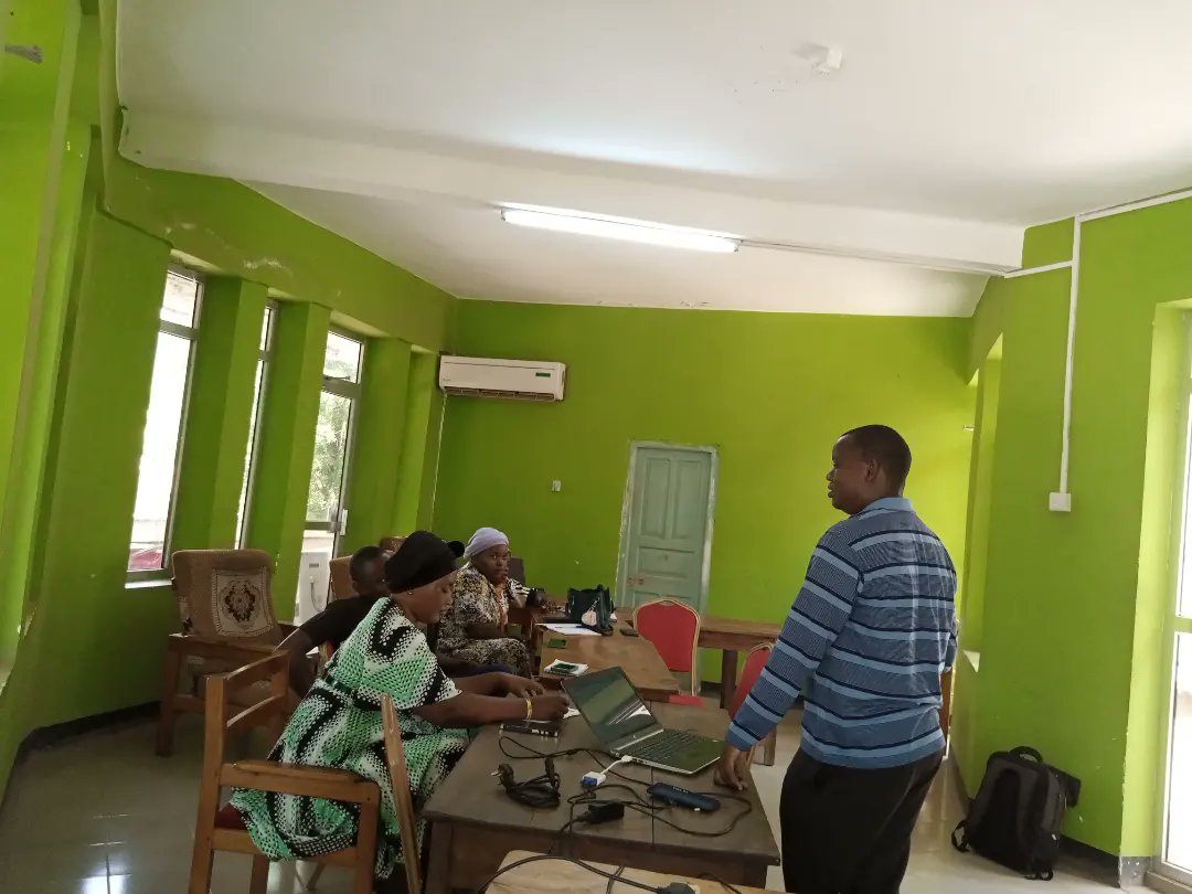 amuarushita's tweet photo. Editorial training for Radio Jamii kilosa take place today in their radio station on how to use Radio Tadio portal effectively and sharing the local content through the portal. 

This project is funded  by @vikesverkko  and Ministry of Foreign Affairs of Finland.

@TadioTanzania https://t.co/YYSH1lAdYT
