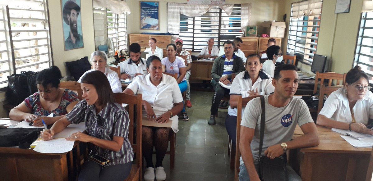 Inicio de semana en la DMS con Reunión de puntualización de los servicios en el municipio. #UnidosYComprometidosConLaSaludDelPueblo #JuntarYVencer #MayaríSaludable  #HolguínEsSalud