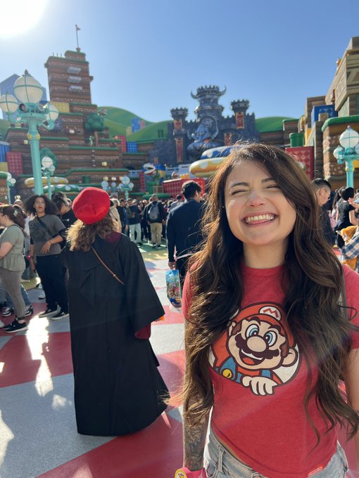 2 pic. I can’t wait to go back already ? #SuperNintendoWorld https://t.co/ky56EJR3xp