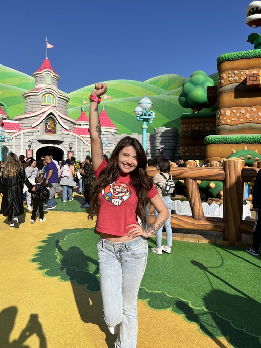 1 pic. I can’t wait to go back already ? #SuperNintendoWorld https://t.co/ky56EJR3xp