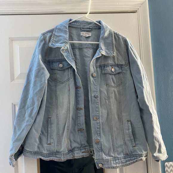 LBATCH1001's tweet photo. So good I had to share! Check out all the items I'm loving on @Poshmarkapp #poshmark #fashion #style #shopmycloset #cisono #michaelmichaelkors #friends: https://t.co/qBJ2u7kHEF https://t.co/Mc3GXeDm54