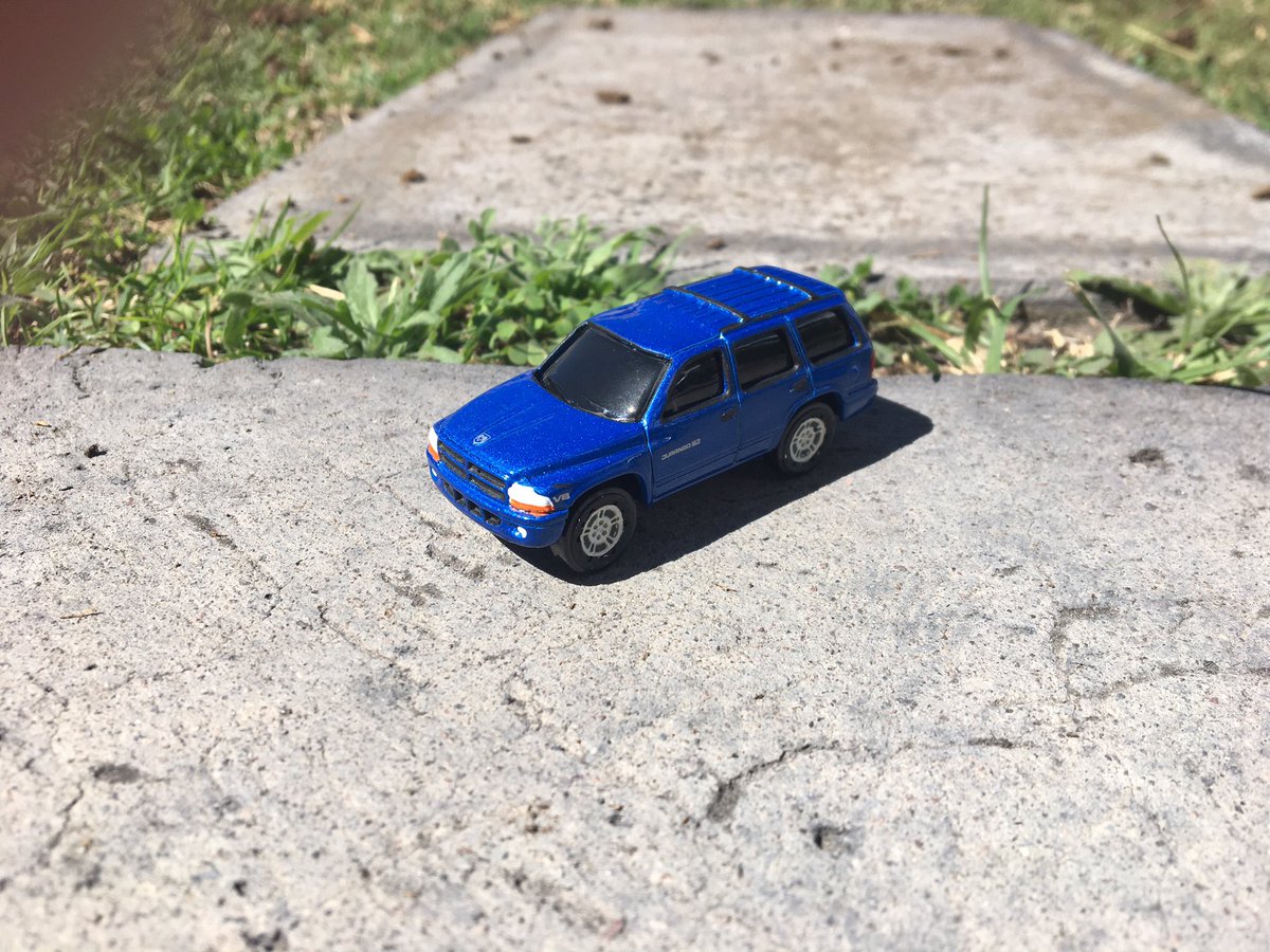 Handmade Model Car 3061:
1998 Dodge Durango

1/64 scale
#hothaulers
#dodge #dodgedurango #classiccar #antiquecar #1990s #febrero2023 #february2023 #3061st #modelcar #scalecar #164scale #toycar #car3061 #february20th2023 #handmade #plastilina