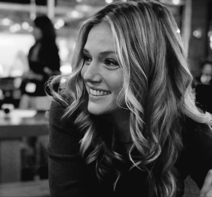 Happy birthday to Miss \Sunshine\ Tracy Spiridakos 