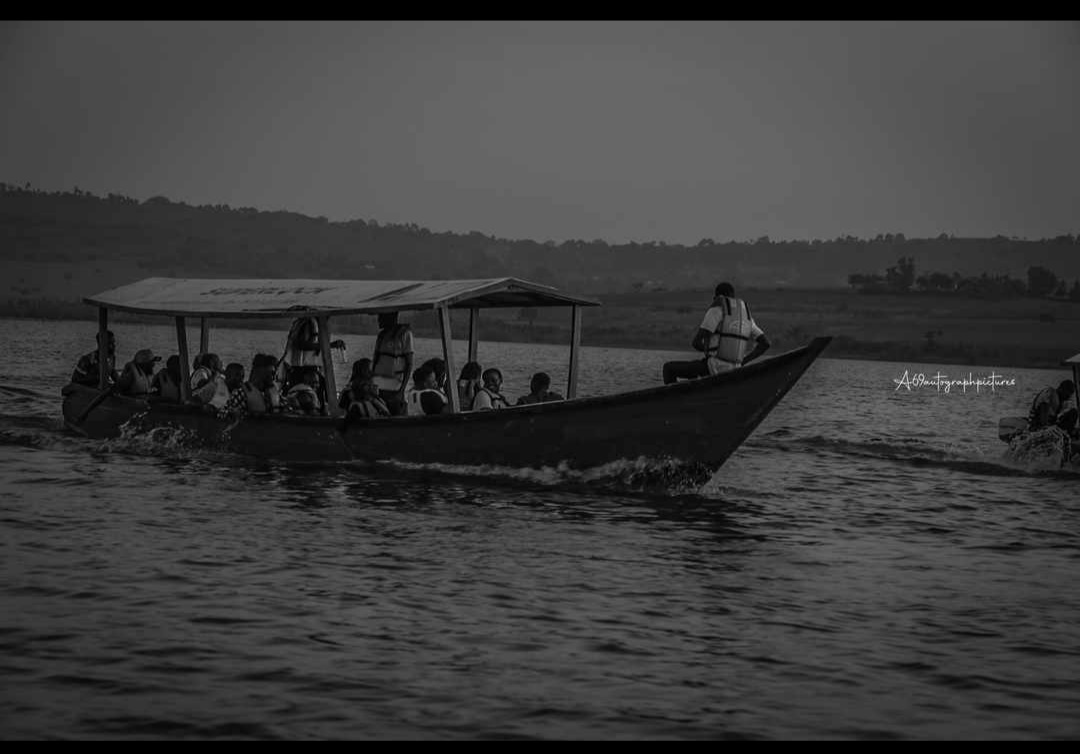 MemorablesafrUg's tweet photo. Travelling is a Therapy.
Get time and travel,You enjoy beautiful sunset and beautiful sceneries.
#UgandaWaka
#ExploreUganda
#SourceOfNile
#memorablesafarisug
#TugendeJinja https://t.co/Qk0gnxWa9g