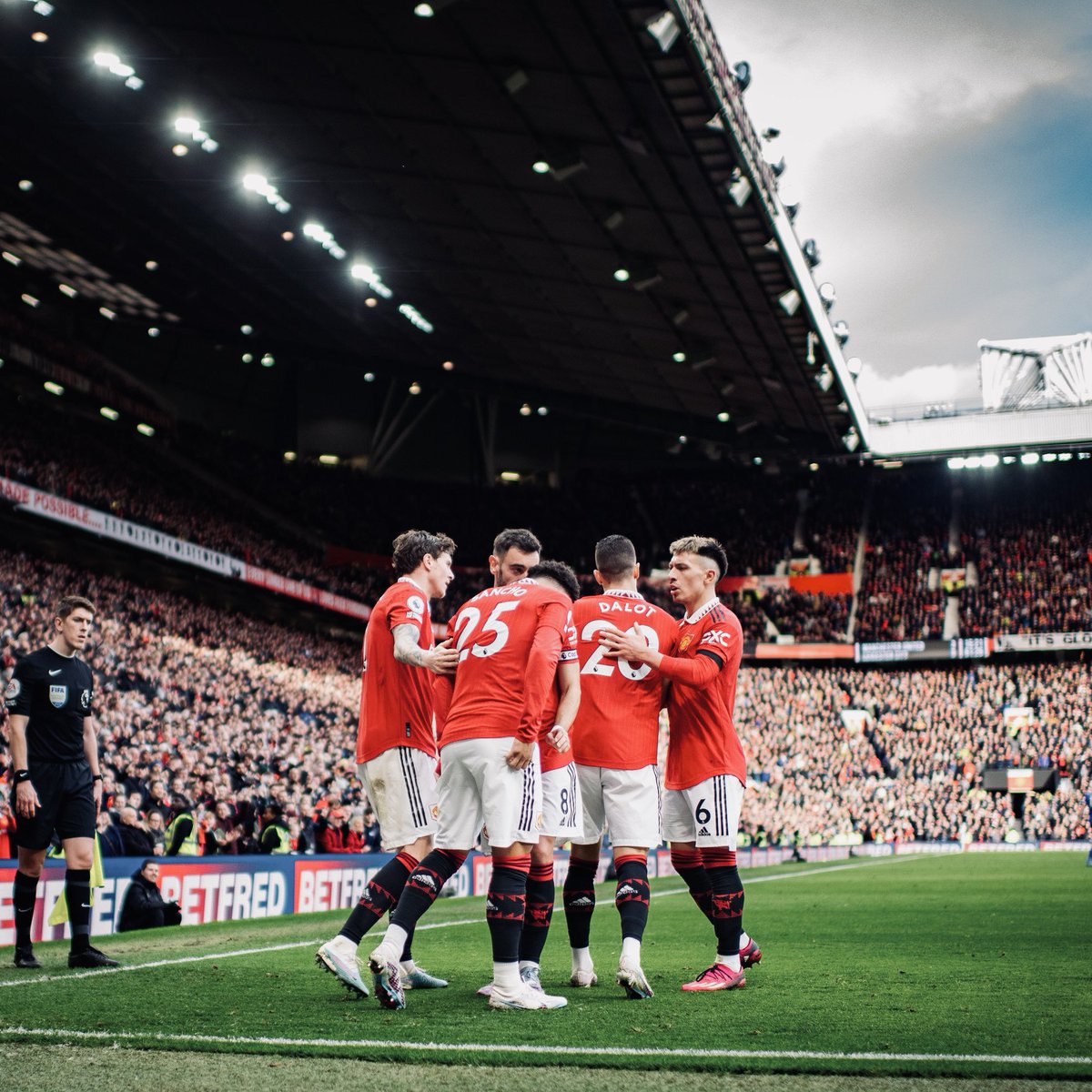 PorosHalangID's tweet photo. Pekan yang mungkin akan menentukan mood tim (dan fans) di sisa musim ini:

- Barcelona (24/2)
- Carabao Cup Final (26/2)

#poroshalangid https://t.co/2OJngs5fYu