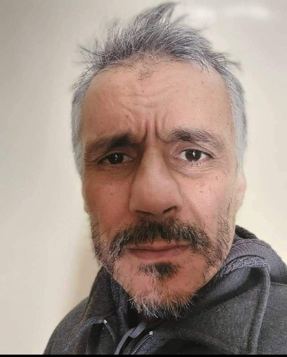 #Algeria Un mois après sa libération pour "raison humanitaire* Rachid Nekkaz est toujours assigné à résidence et interdit de quitter l'#Algérie pour se soigner. Il souffre d'un cancer de la prostate, de l'audition... C'EST UN SCANDALE.
Photos de Rachid avant et après la prison.