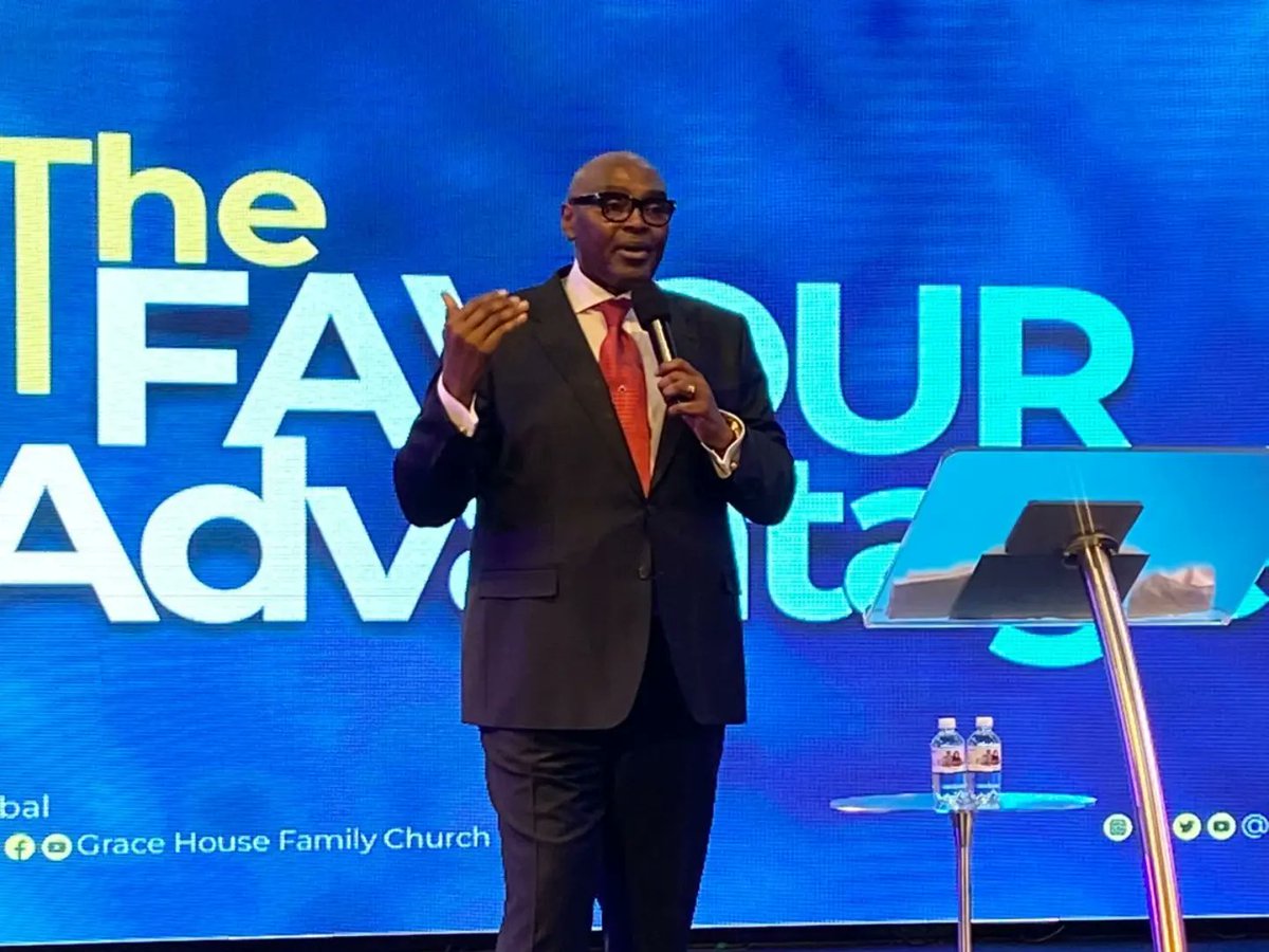 “When you are in favour with God, you automatically compel favor with men (Luke 2:52).'@chuksozabor
#TheFavorAdvantage @GraceHouse Sunday Celebrations yesterday. What a mighty God we serve! #YouWillTestify #CovenantBlessings #7YearsOfPlenty #RevivalNOW