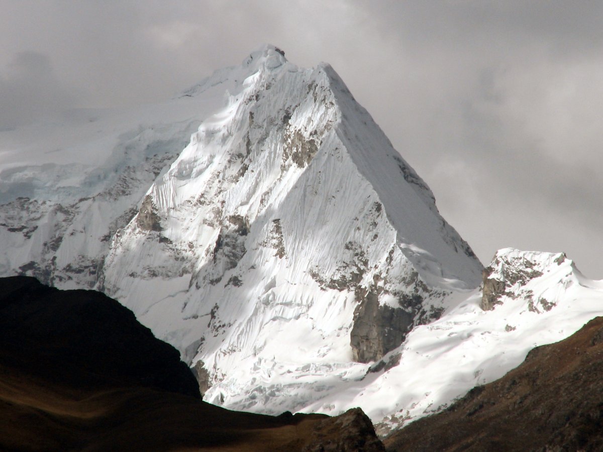 Ranrapalca 
Cordillera Blanca, #Peru #mountains #photography
I took this picture in 2009, yet these summits stand timeless https://t.co/52ykwwfuuX