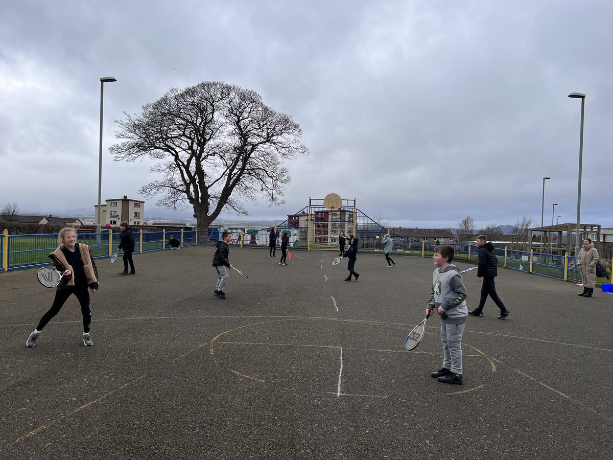 stlukesps1's tweet photo. P7 have been learning tennis skills in PE. Today they learnt how to rally a tennis ball in a knock out game! They worked excellently in pairs to keep the ball off the ground and move up the courts. #stlukesps https://t.co/bmQ9gj4v9g