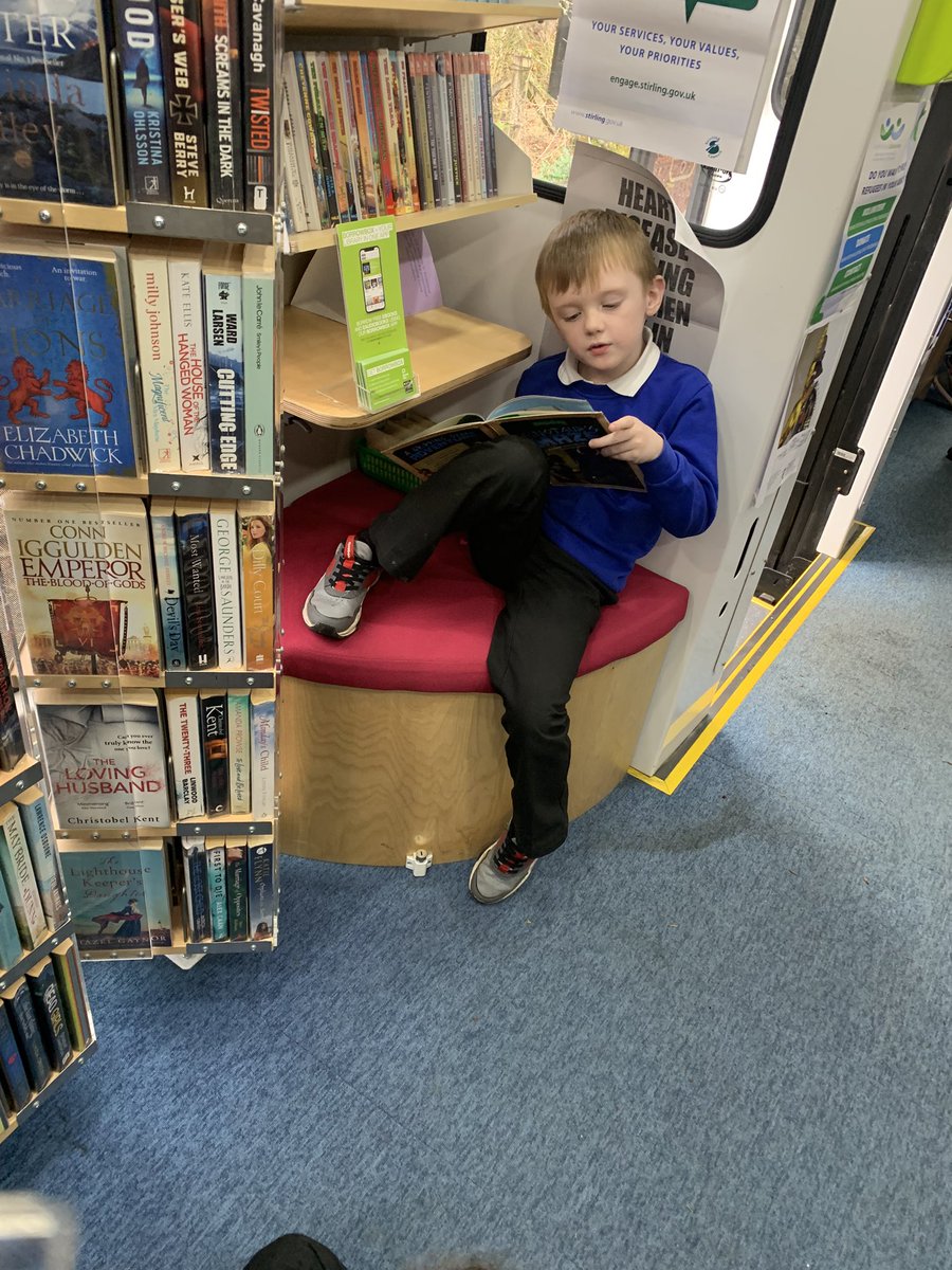 strathyps1's tweet photo. A lot of excitement when we spotted the library bus pull up this afternoon! #StrathyreReads @StirlingLibs https://t.co/YCjr2MgEWy