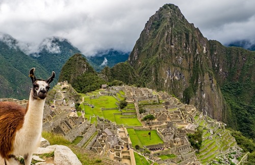 #MachuPicchu has reopened to tourists—but is it safe to go there? https://t.co/3dJpZgy1Uz https://t.co/u7aWVAhN07