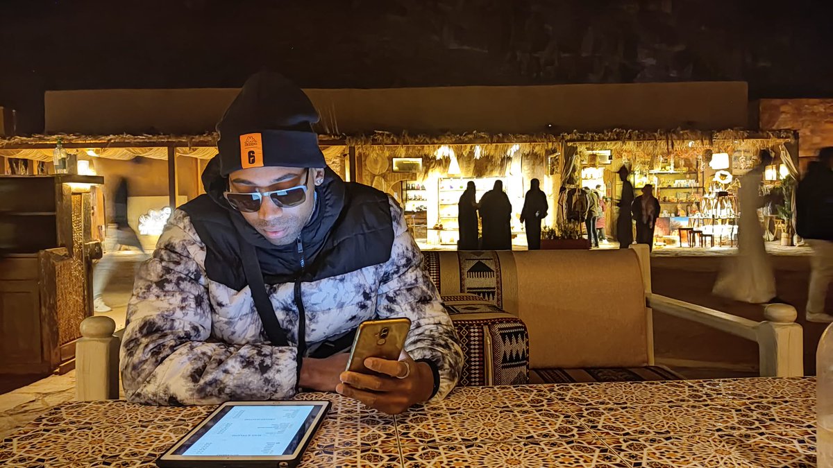 ChocoSofficiel's tweet photo. Posé à Al-Ula, je réfléchis àa suite... #Alula #SaudiArabia #music #dream #artiste #rap https://t.co/qVtqd0aTSD