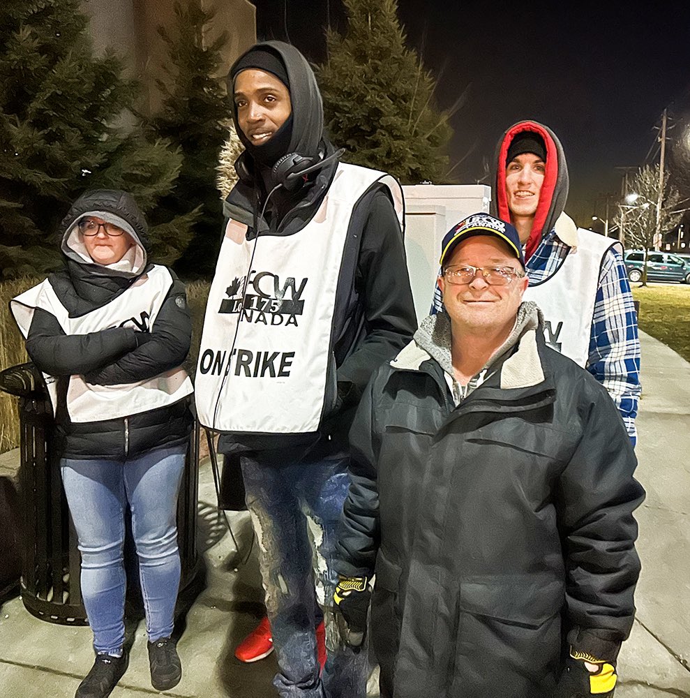 UFCW175633's tweet photo. Week two begins for the Highbury Canco strike. Here are a few photos from last week, including a visit from President Haggerty & Secretary-Treasurer Tosato, as #ufcw175633 members held strong on the picket line. #solidarity #ufcwmembers #ufcw #unionstrong #onpoli #cdnpoli #onlab https://t.co/lAR41Pqa9N