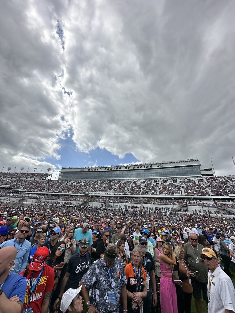😳😳😳 people 😳😳😳
#DAYTONA500