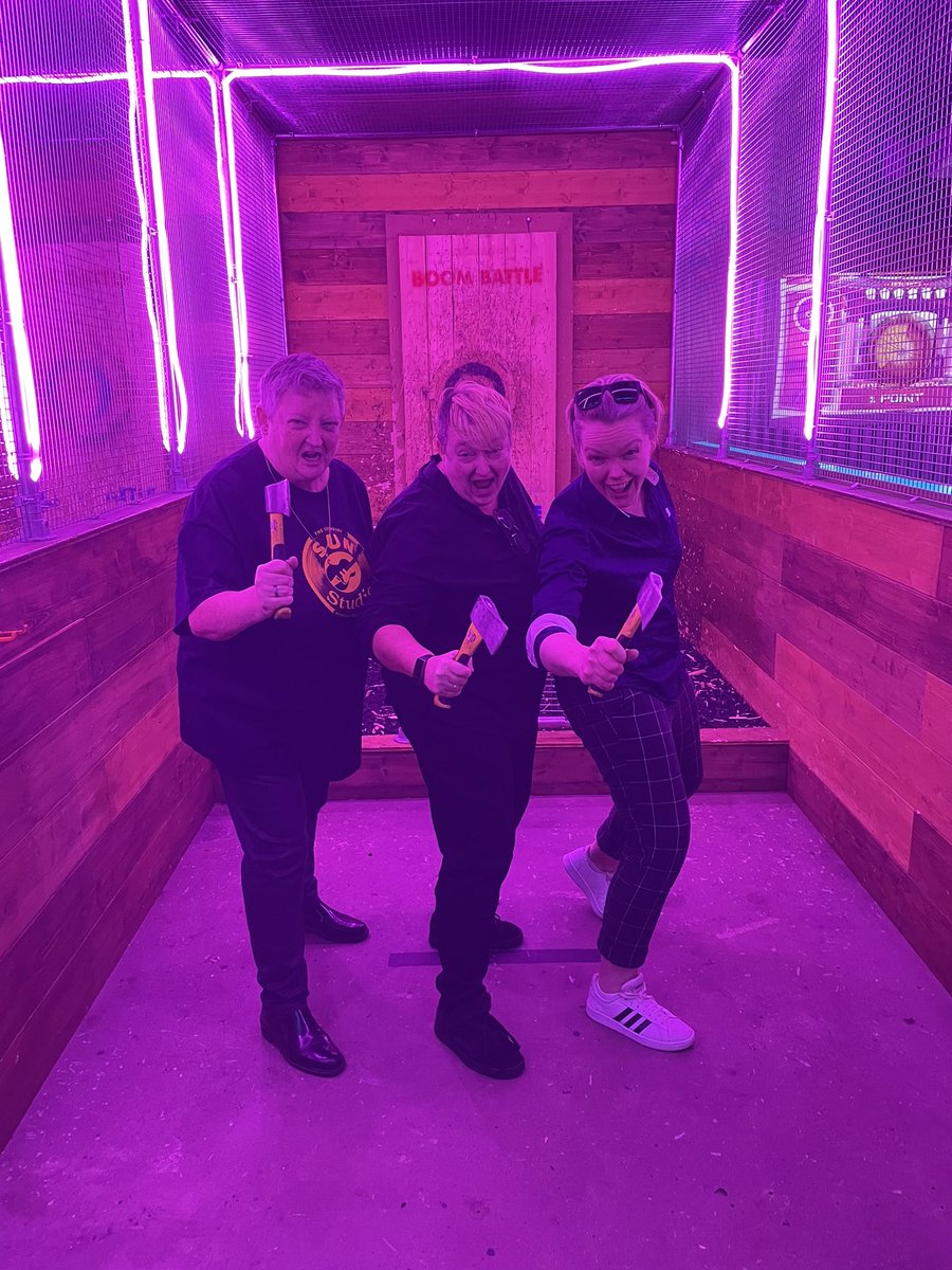 turbo4467's tweet image. @boombattlebar had a blast celebrating our birthdays today! #axethrowing #proseccopong #goodaim #edinburgh