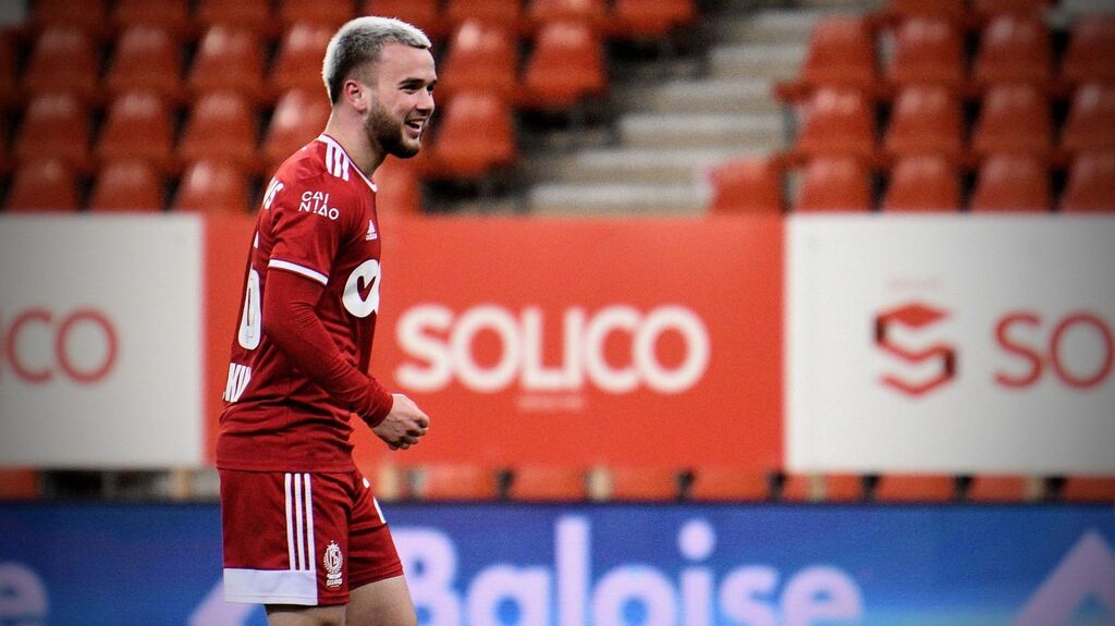 CFootRTBF's tweet photo. [DIABLEMENT🇧🇪FOOT] "C’est le premier choix du coach" : Nicolas Raskin a-t-il déjà mis tout le monde d’accord aux Rangers ? #CFootRTBF https://t.co/5eN2cQTdyZ #DEVILTIME #cdmRTBF https://t.co/Z1CtMdWiM0