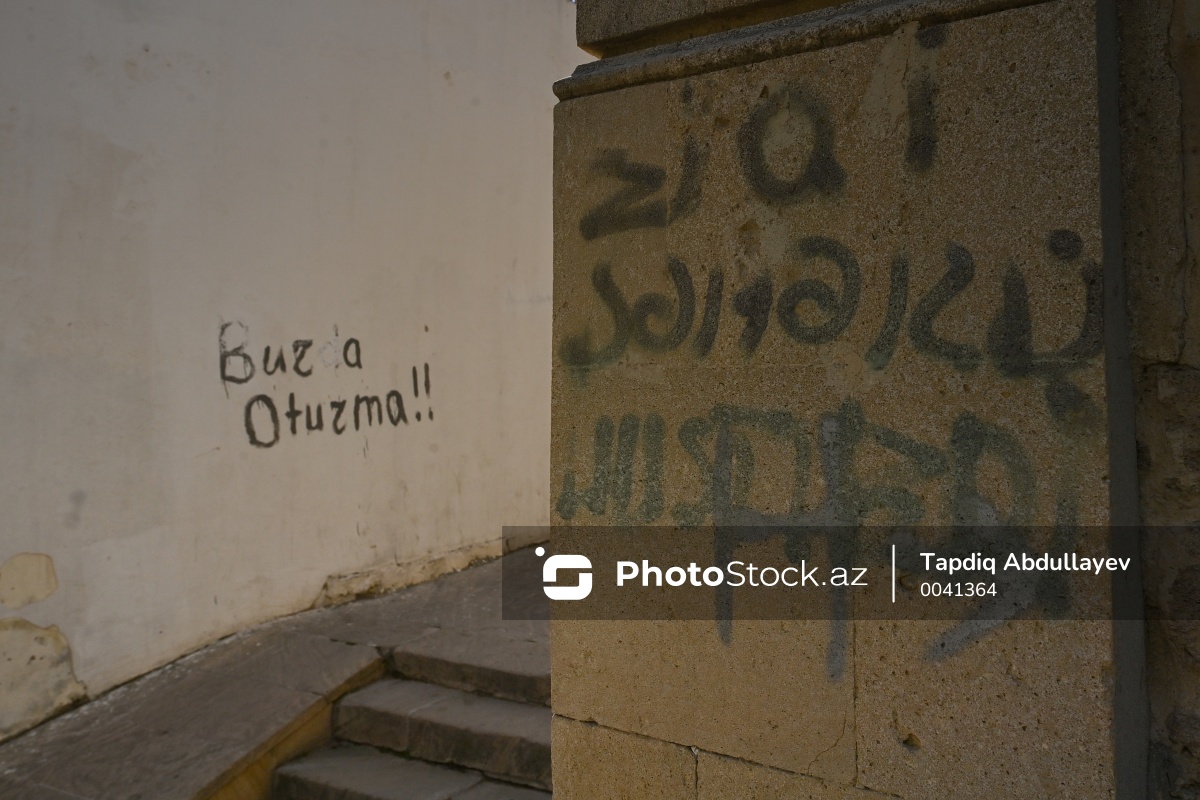 PhotoStockaz's tweet photo. İçərişəhərdə vandalizmə məruz qalmış tarixi binalar
#içərişəhər #vandalizm #tarixibinalar #building #streetphoto #bakustreets #icheriseher #WallStreet #photo #stock #Azerbaijan #Baku #photooftheday #photograghy #street
📷 Ətraflı: https://t.co/6Gtwyjn6jA https://t.co/9pzlSna2UO