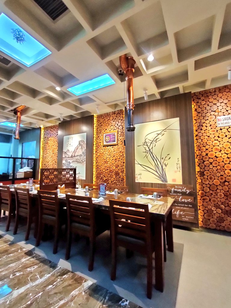 Lenny_diary's tweet photo. Resto Korea Milik Inul Daratista!

Namanya Yongdaeri. Non halal!

Rasanya otentik enak dan banyak oppa-oppa bening ke sono. Aku cobain di SCBD. Ada di MOI juga.

Sebenarnya ini lebih cocok buat makan ramean karena ada BBQ di tiap meja tapi sendiri kek aku juga bisa. https://t.co/9g4l8ddLsd