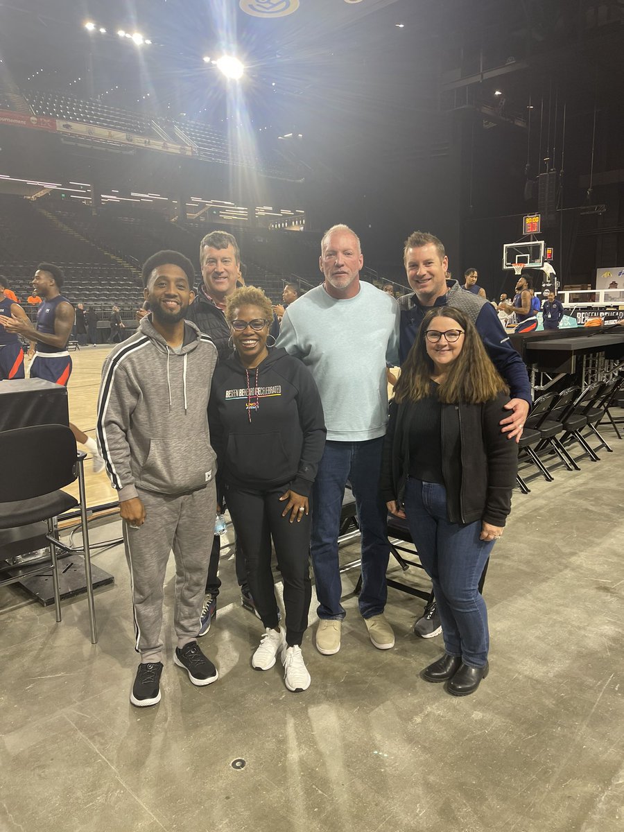 CIAACommish's tweet photo. About Day 3- It takes a village for this CIAA movement! It’s all coming together and I am pumped! Day 4 I am ready👏🏾👏🏾

Let’s go CIAA Gladiators! 

It’s almost game time! 

#ciaatourney #CIAAWeekend #creatingnewmemories #livethelegacy #titleix50 #Titleix #CIAA #BMore #charmcity https://t.co/LF3ypIhmeh