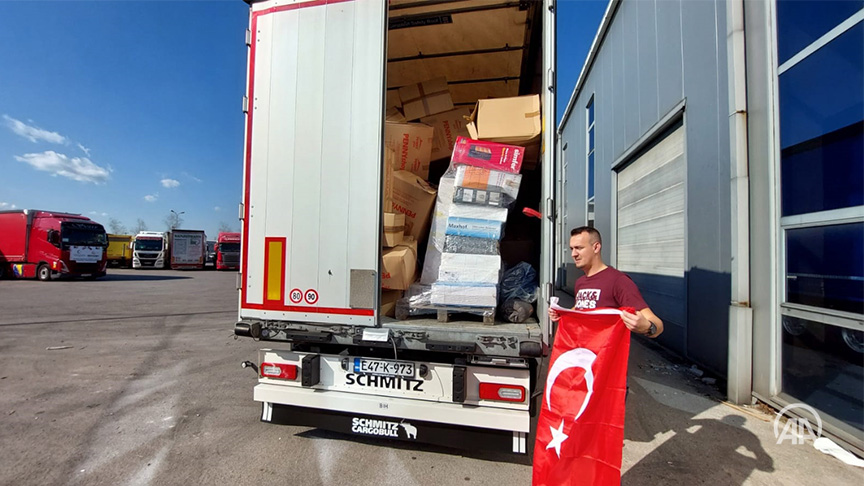 aa_balkans's tweet photo. #BiH Konvoj od 20 šlepera pomoći "Merhameta" i IZ BiH kreće iz Tuzle u #Turkiye #IZBiH #Merhamet #zemljotres https://t.co/qSJOipHllg