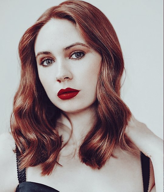 Kate has joined 𝐓𝐈𝐍𝐃𝐄𝐑. 

          ♡ to know whether she'd
          swipe left or right for you.

          ↻ to swipe RIGHT on her.

Leave a picture to see if you get a match. 📷

Match = Permission to DM &amp; possible ship