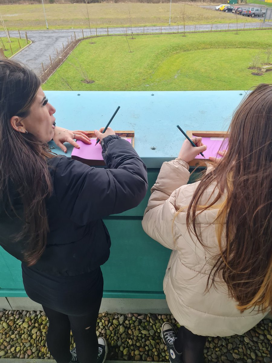 It might not have been the best weather for S3 to draw en plein air but they fully embraced it today.