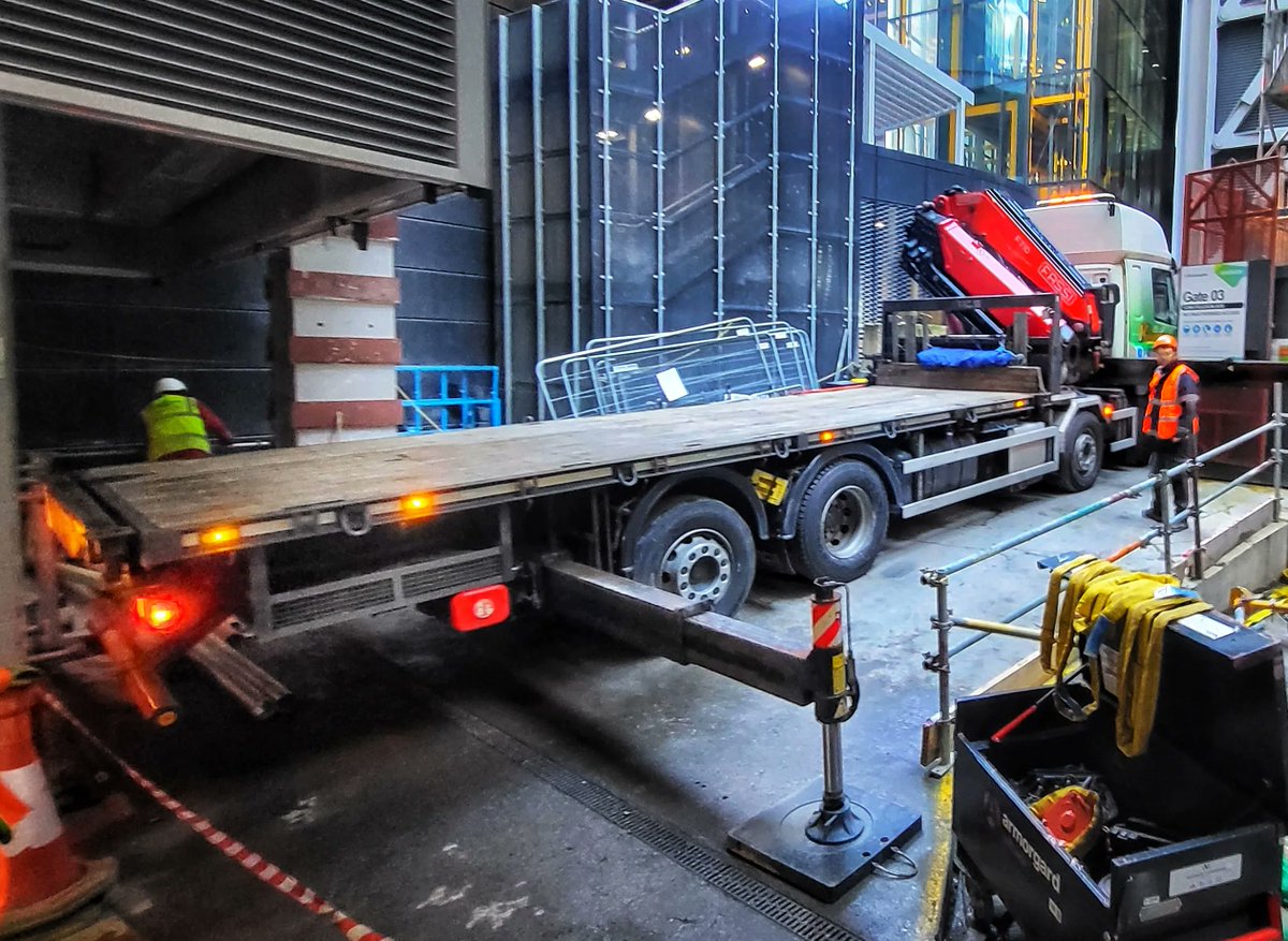 RainbirdCS's tweet photo. Perfect Fit - Anything Anytime Anywhere

#liftingoperations #liftingsolutions #liftandshift #machinerymovement #compactcranes     #loveconstruction #ukconstruction #safety #healthandsafety #liftingequipment #liftingoperations #towercranes #mobilecranes #highrisebuildings https://t.co/oLVYYSKKRZ