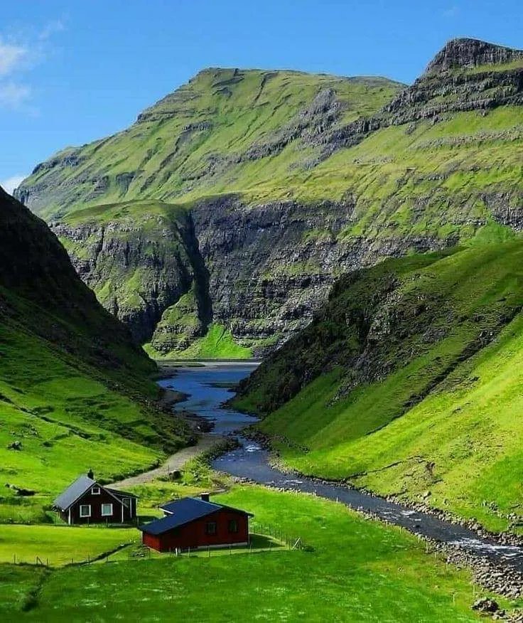 Faroe Island🐑 🇫🇴 
#faroeislands #f #visitfaroeislands #faroe #nature #travel #r #faroeisland #travelphotography #landscape #royar #faroeislandshiking #naturephotography #roamthefaroeislands #denmark #landscapephotography #photography #scandinavia #iceland #nordic #wanderlust