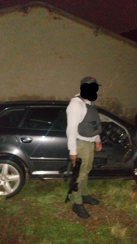 eye_unit's tweet photo. ROLE PLAYERS 
EYE OPS INTERVENTION UNIT 
SAPS (Meadowlands police station) 
SAPS Highway Patrol 
Immediate decisive action by all role players resulted in the vehicle recovery and arrest of the suspects. 
#asidlalinotsotsi 
#eyeopsinterventionunit https://t.co/2tbjRNTqk4