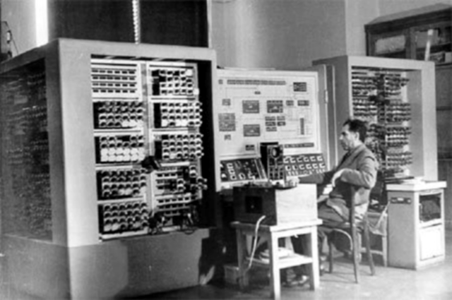 progettoHMR's tweet photo. #AccaddeOggi: 20 febbraio 1952 (71 anni fa) Un Harvard Mark V a Roma? #Picone #Aiken #INAC #Harvard #Olivetti
Continua su: https://t.co/GQx70pxq4v https://t.co/9zSXWal04g