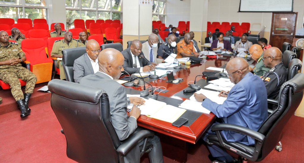 mofpedU's tweet photo. PSST @rggoobi today met technical heads of @MIA_UG @PoliceUg @UgandaPrisons @NIRA_Ug @DCICUg @OfAnalytical & MoDVA to discuss budget priorities for FY 2023/24. @rggoobi said it will be a budget of #Needs not #Wants
#NoSupplementaries
#BudgetRepurposing
#AllocativeEfficiency https://t.co/VBfxkiAscQ