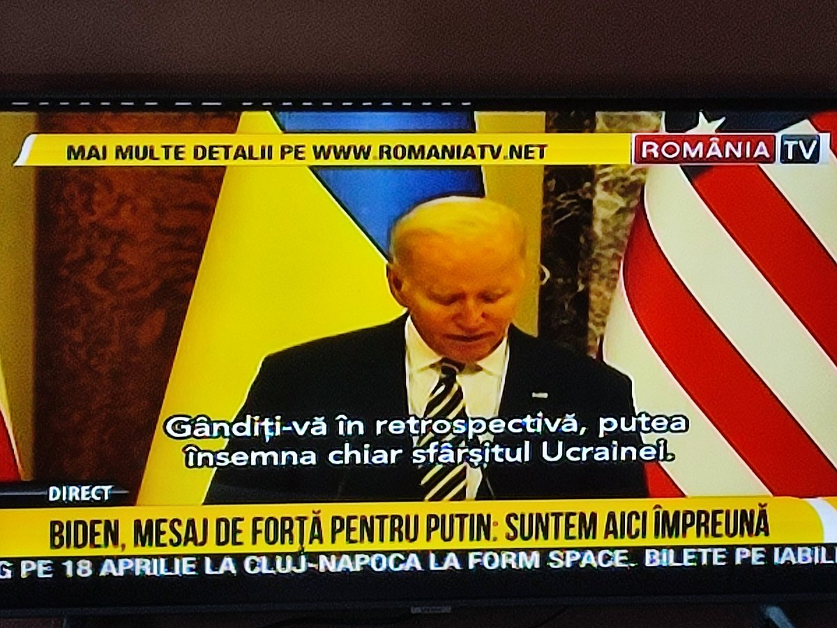 mrdanpuma's tweet photo. US president @POTUS reading .... Who writes that declaration? .
@POTUS in Kiev , why? Americans should stay on their continent! 
@NATO  destroying European peace and economically situation... https://t.co/he4XiLU6iT