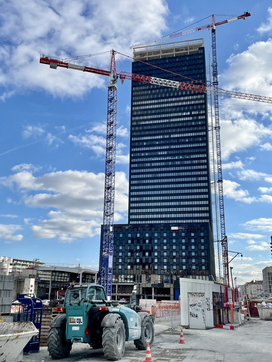 #ToLyon la façade sera très prochainement achevée #PartDieu #Lyon #garedelapartdieu #LyonPartDieu #vinciimmobilier #dpa_official #reinventonslapartdieu #gratteciel