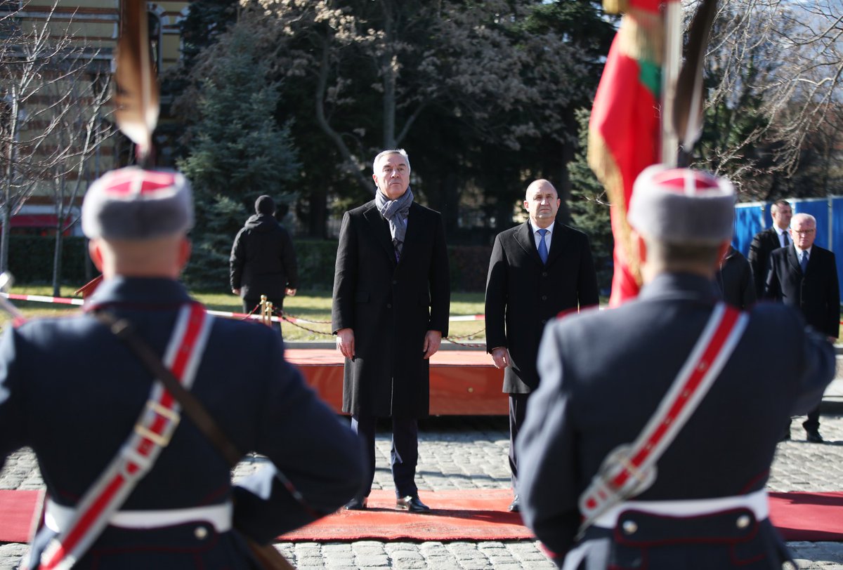 DjukanovicCG's tweet photo. With today’s official visit to 🇧🇬 we have continued the frequent political dialogue of our two friendly countries. In addition to the long historic ties and friendship, 🇲🇪 and 🇧🇬 are connected by the alliance and we believe soon also by common European future.
@PresidentOfBg https://t.co/tPWvDedtA0