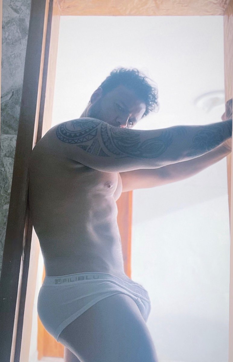reyesegardaniel's tweet photo. Feliz carnaval #Carnaval #gay #gym #rt https://t.co/pNgPDQWPh2