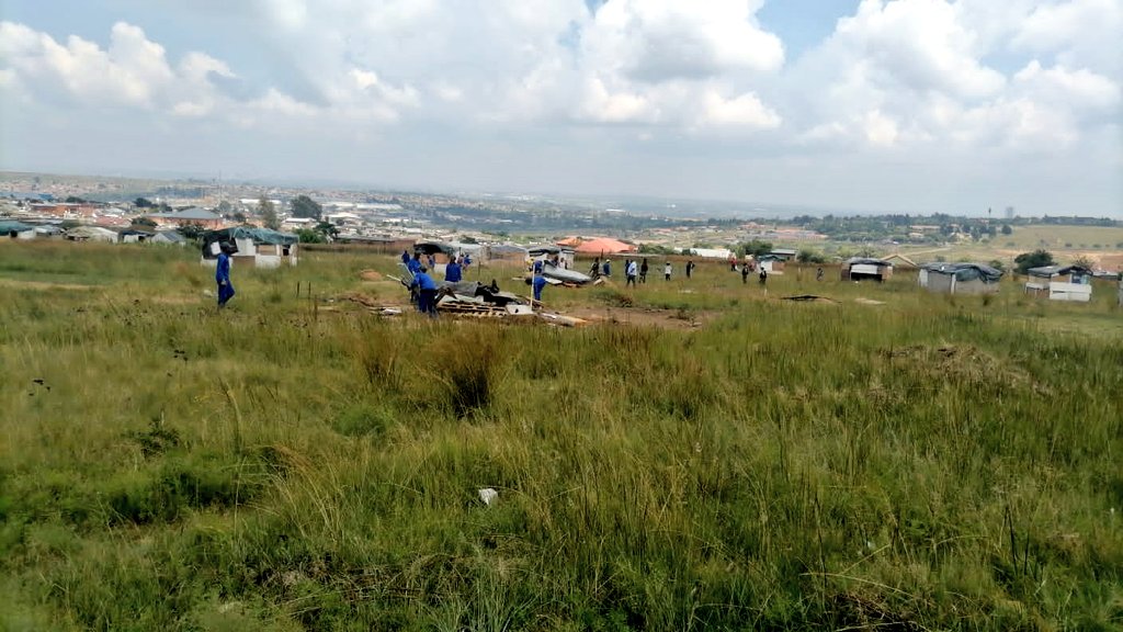 jo-burg-metro-police-department-jmpd-on-twitter-stop-illegal-land