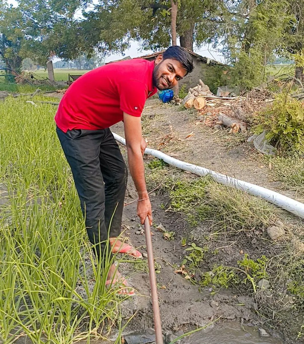 किसान ही देश को भोजन उत्पादन करके देता है हमे किसानी और किसान का दिल से सम्मान करना चाहिए ।।