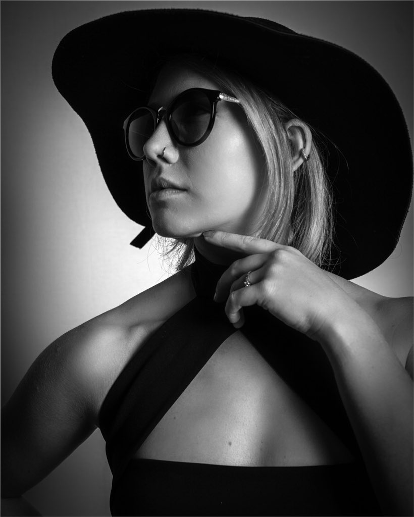Nothing like a great big hat and sunglasses indoors! 

This image was from a group shoot at the Wallingford Photography Club.

#photography #fashion #fashionphotography #portrait #portraitphotography #sunglasses #hat #blackandwhite #model #modelling #groupshoot #photographyclub
