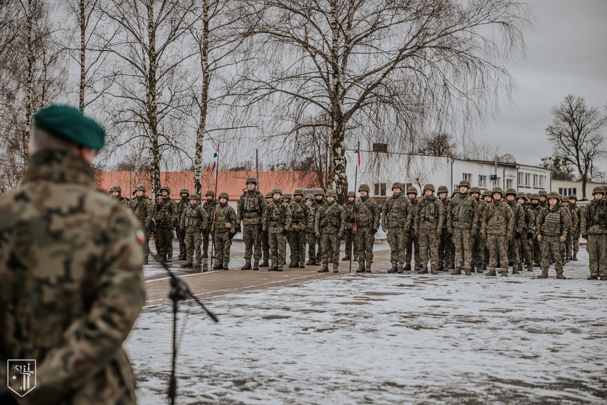 ZAWISZACY's tweet photo. Dowódca 15 GBZ rozpoczął ćwiczenie dowódczo - sztabowe wspomagane komputerowo pod kryptonimem JAK-23.
Ćwiczenie sprawdzi umiejętności planowania kadry dowódczej #15GBZ oraz #15bsap.
#JAK23 #JCATS
@MON_GOV_PL @DGeneralneRSZ @SztabGenWP @16Dywizja @hqmncne https://t.co/r7LgAF2bu5