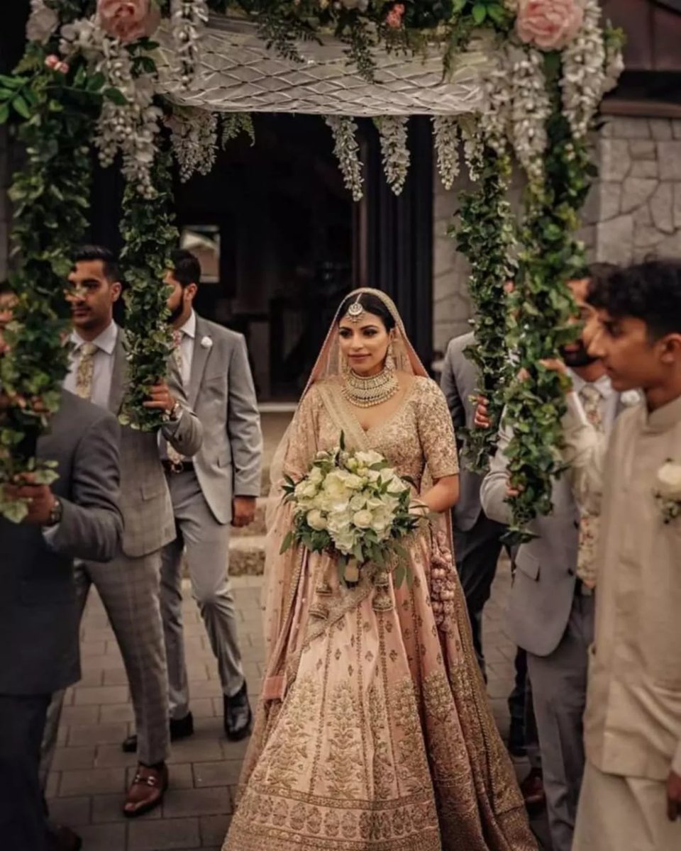 MakeMyWedd's tweet image. "Ideas for a stunning, unique entrance"

Grab your wedding moments with us and make your wedding memorable.

If you have any inquiries or requests regarding weddings, feel free to DM us or get in touch with us!!
.
Credit : Pinterest
.
#specialentry #bridalentry #tbt #makemywedd